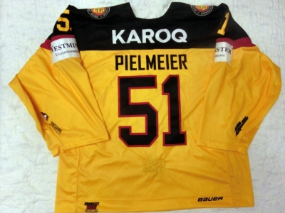 DCup2017 Gameworn Eishockey Trikot #51 Timo Pielmeier