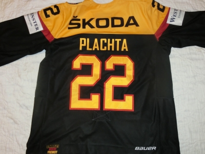 Gameworn Eishockey Trikot #22 Matthias Plachta